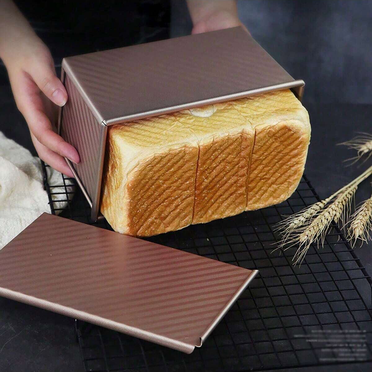 1pc Golden  Loaf Pan with Lid  - огляд і ціна Rotary Bakery Oven