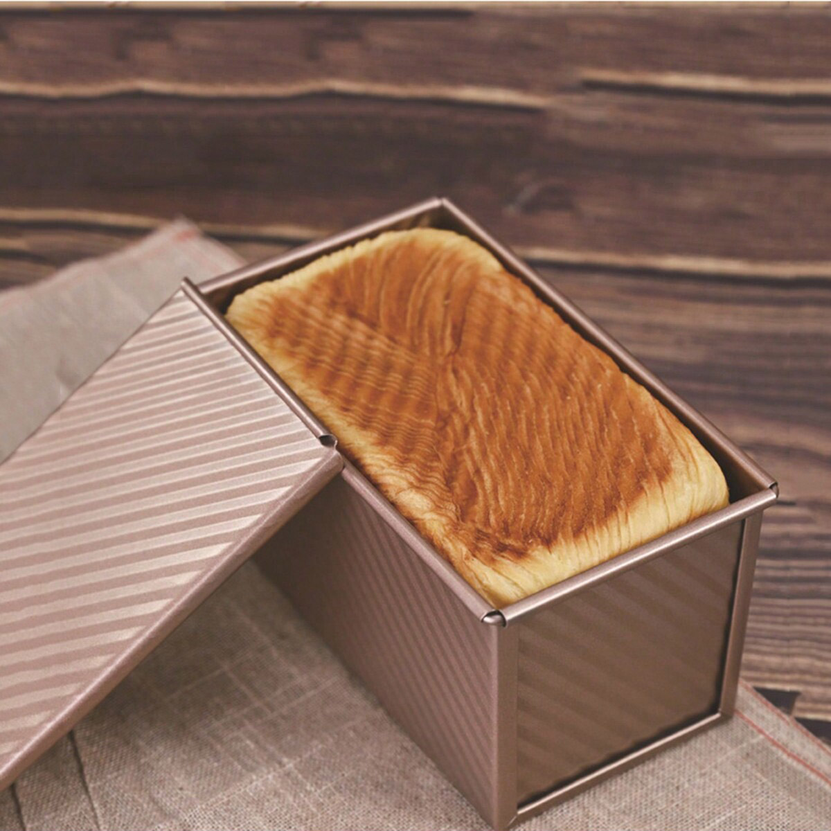 1pc Golden  Loaf Pan with Lid  - огляд і ціна Rotary Bakery Oven